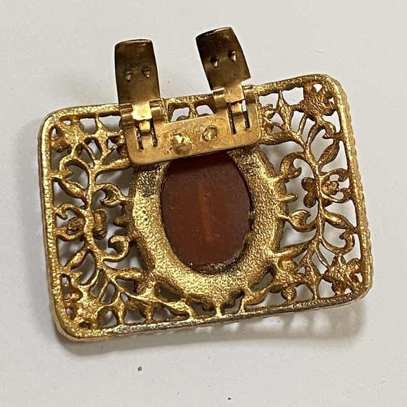 Vintage Shoe Clip Single Goldtone Filigree Cameo Center Dress Scarf Hatband Clip - Picture 4 of 5